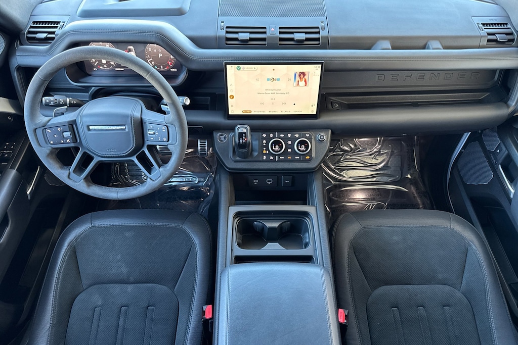 2023 Land Rover Defender 110 V8 photo 3