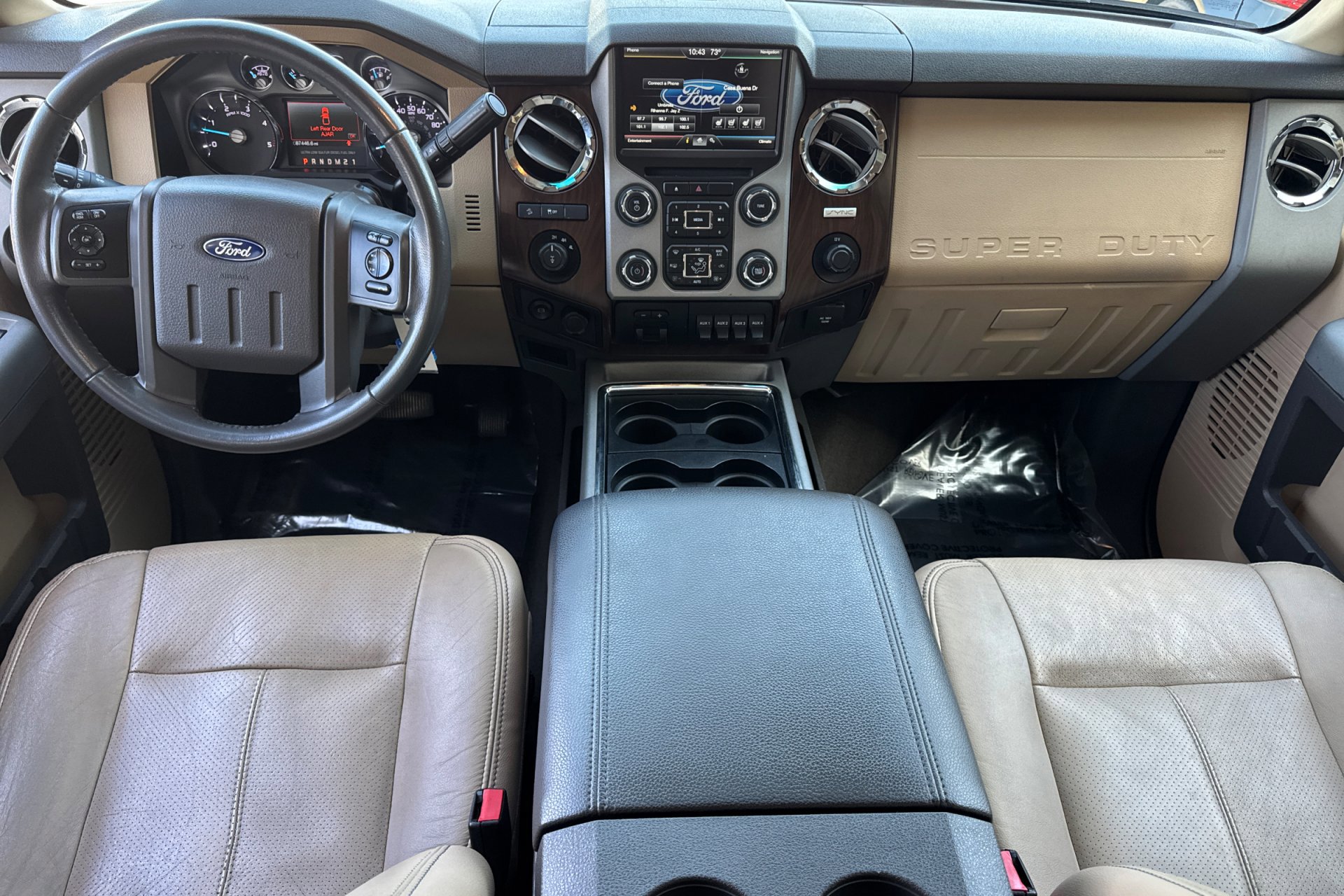 2016 Ford Super Duty F-250 SRW Lariat photo 2