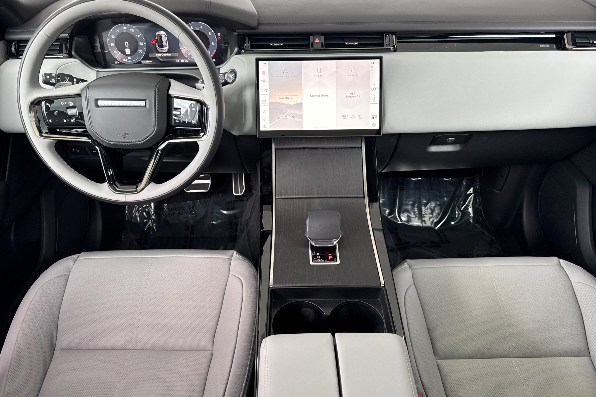 2026 Land Rover Range Rover Velar SE photo 3