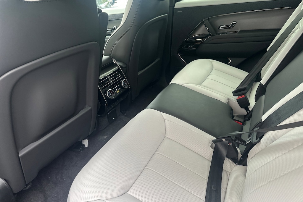 New 2025 Land Rover Range Rover Sport Dynamic SE SUV