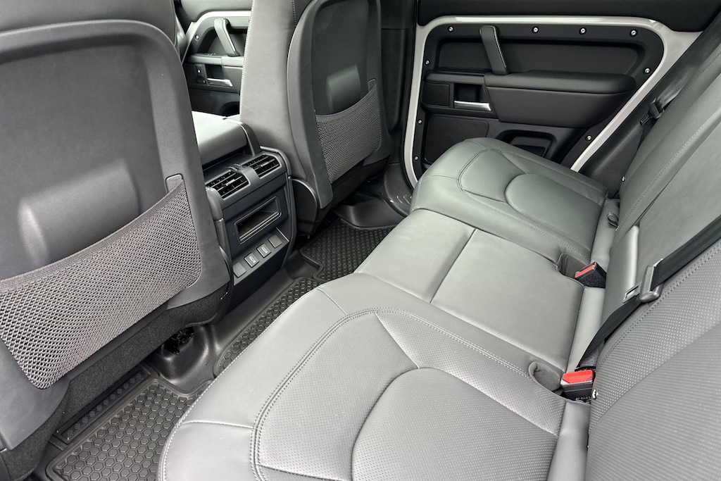 New 2026 Land Rover Defender 110 X-Dynamic SE 500PS SUV