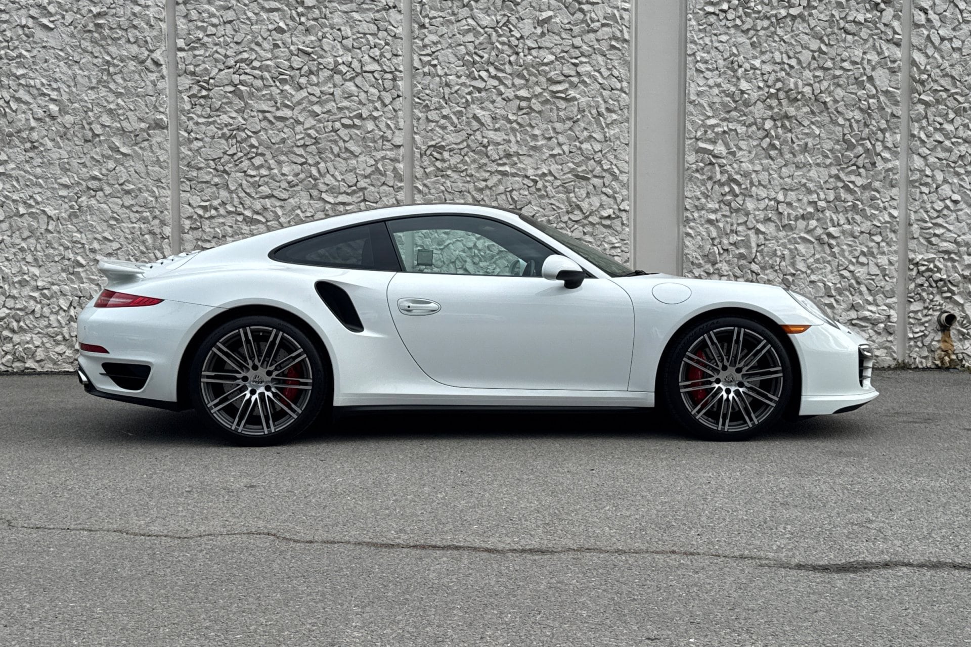 2015 Porsche 911 Turbo photo 3