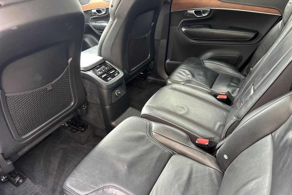2017 Volvo XC90 T8 Inscription photo 4
