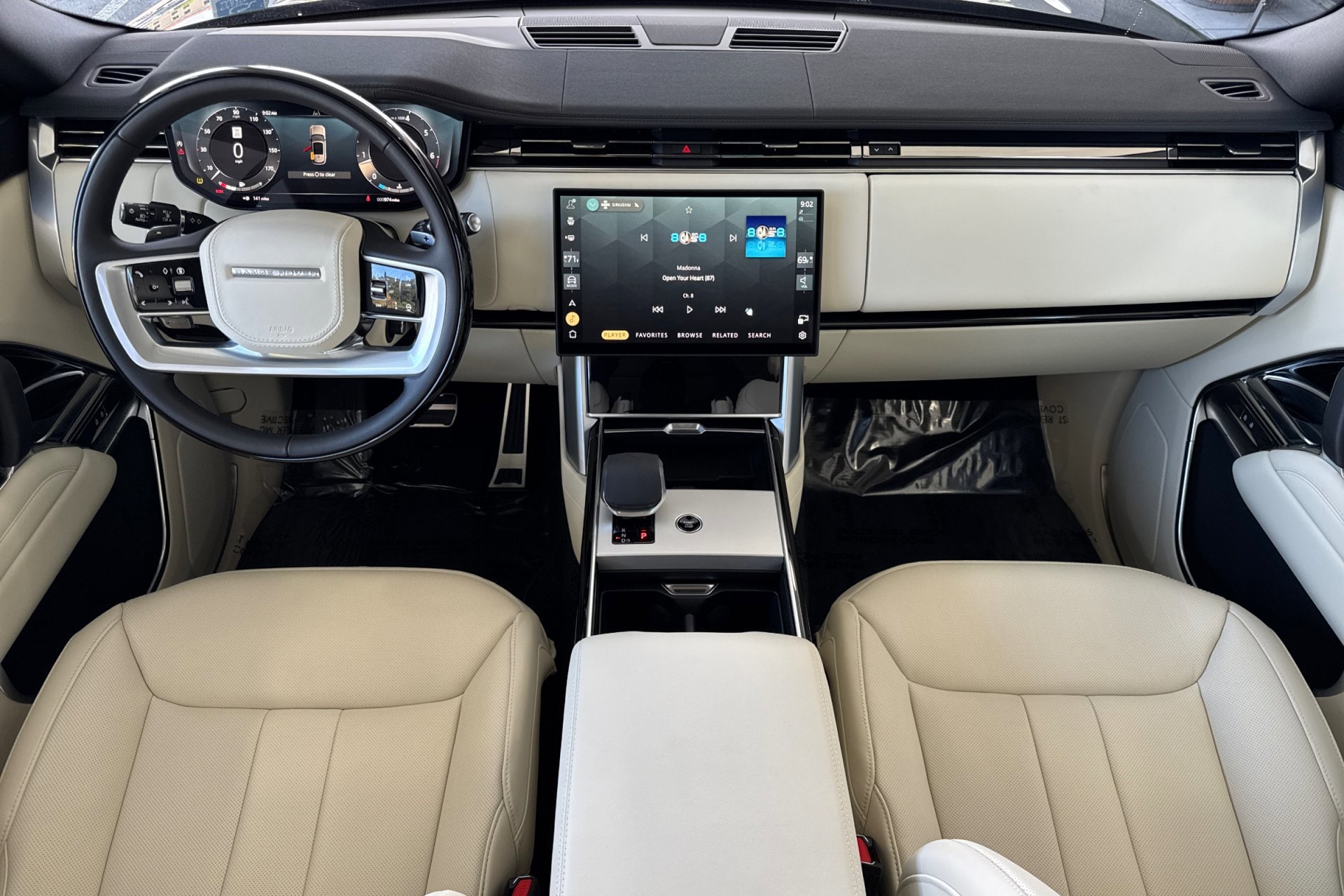 2025 Land Rover Range Rover SE photo 2