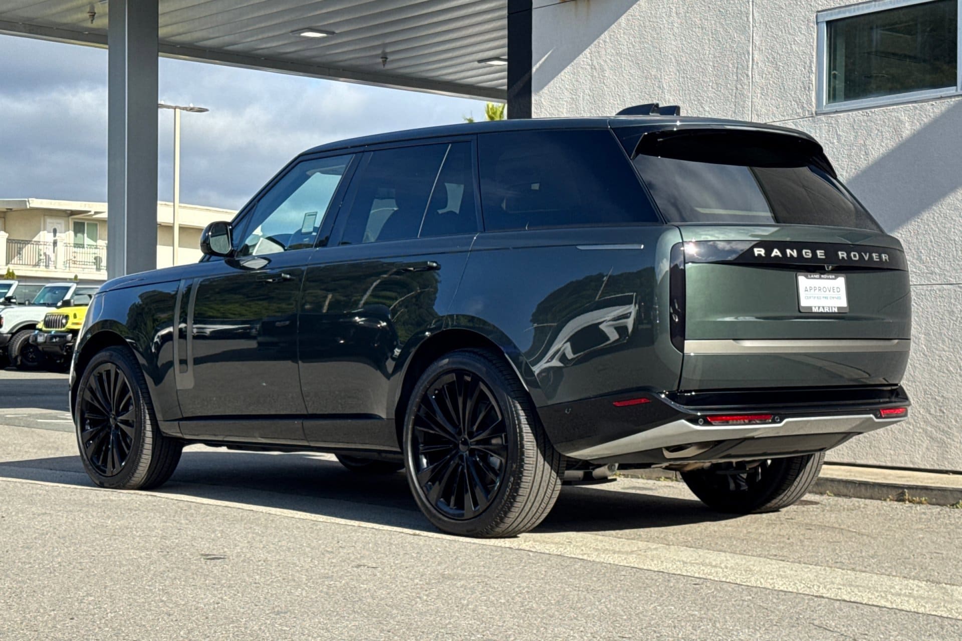 2025 Land Rover Range Rover SE photo 5