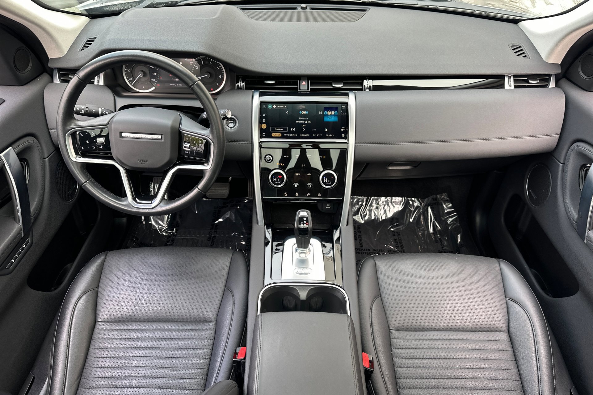 2023 Land Rover Discovery Sport SE photo 3