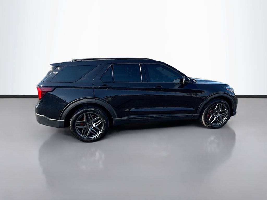 2025 Ford Explorer ST photo 2