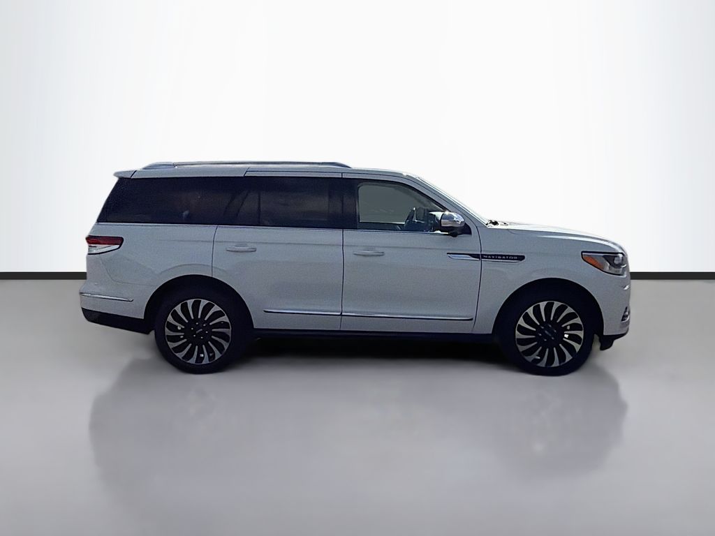 2023 Lincoln Navigator Black Label photo 4