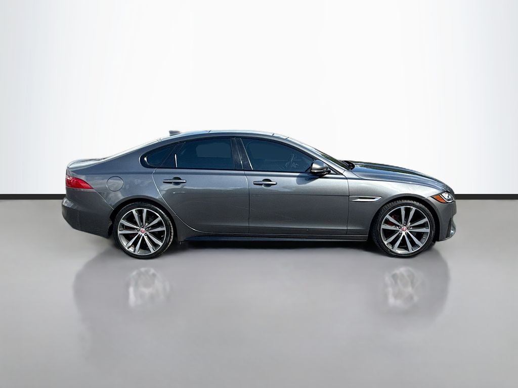 2016 Jaguar XF S photo 4