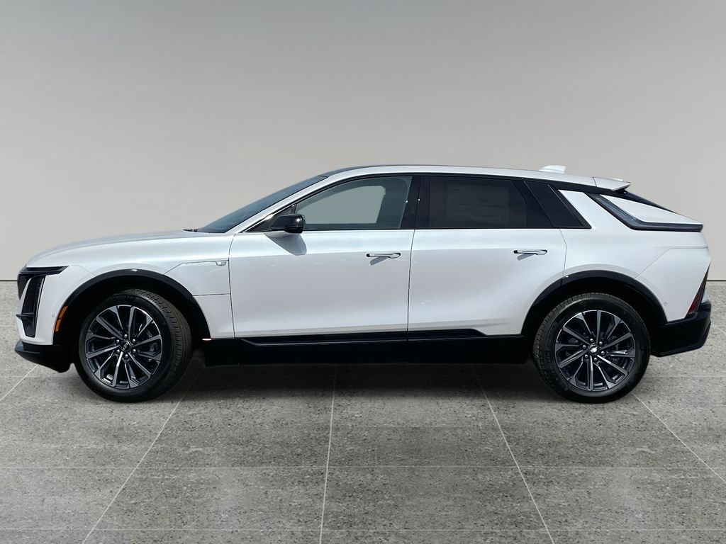 2025 Cadillac Lyriq Sport photo 2