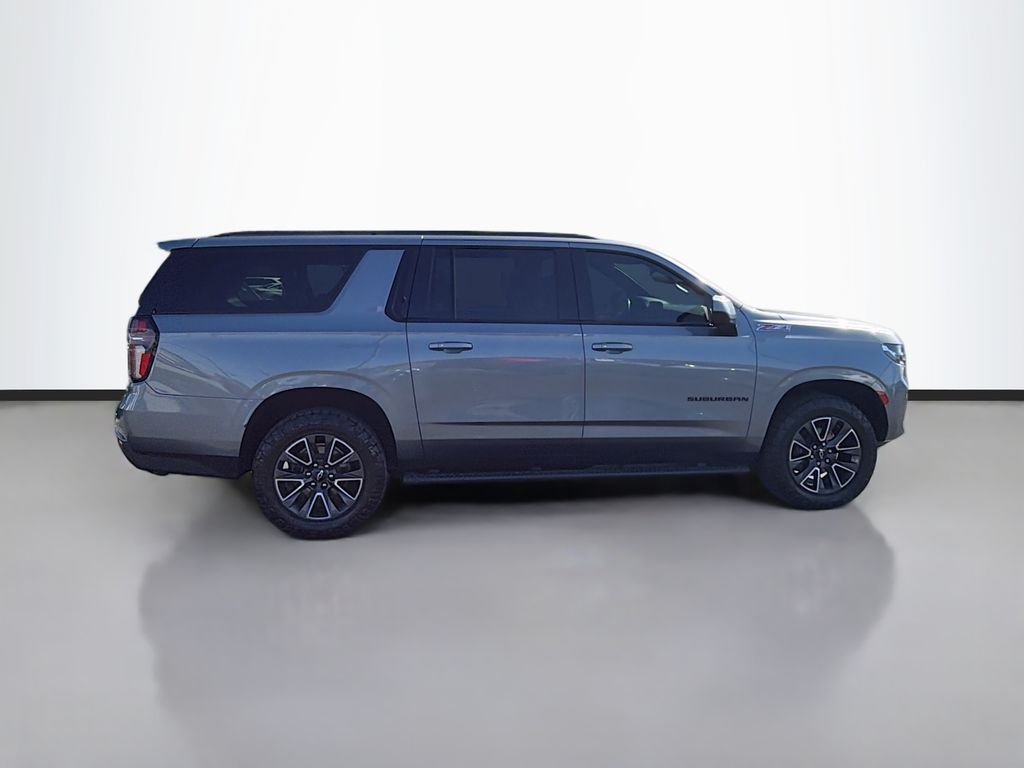 2021 Chevrolet Suburban Z71 photo 3