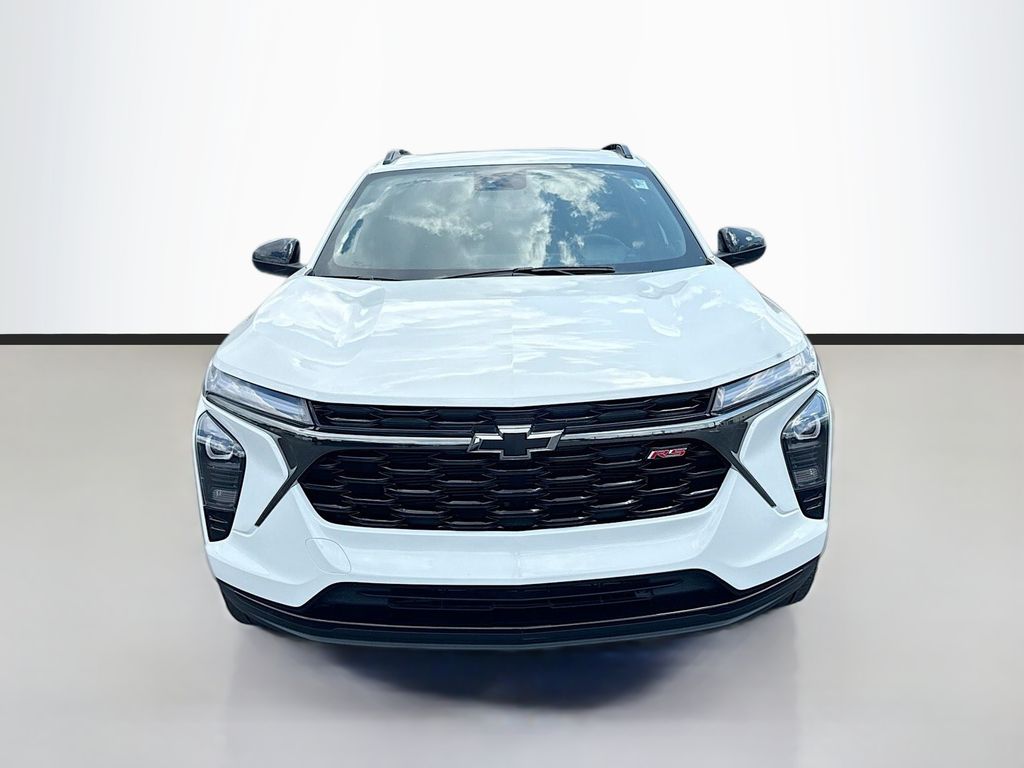 2024 Chevrolet Trax photo 2
