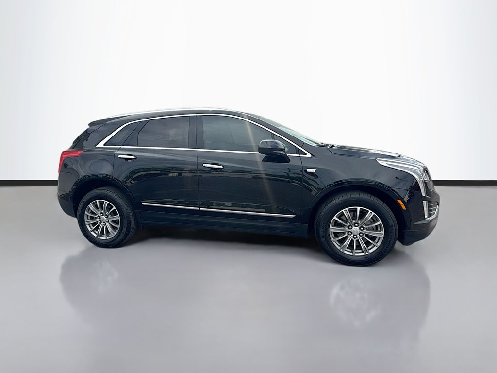 2019 Cadillac XT5 Luxury photo 2