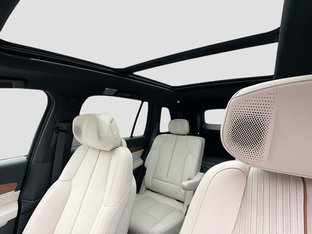 2026 Cadillac VISTIQ Sport - Photo 22
