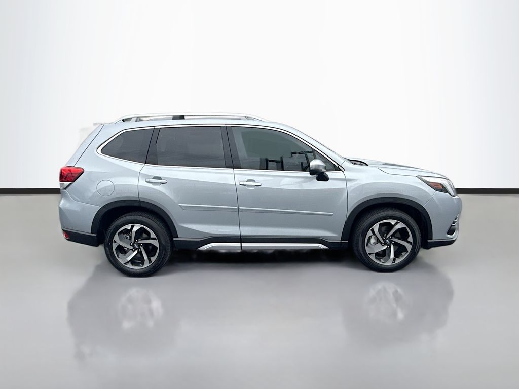 2024 Subaru Forester Touring photo 2