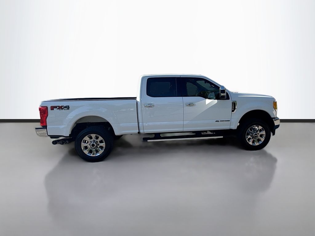 2017 Ford F-250 Lariat photo 4