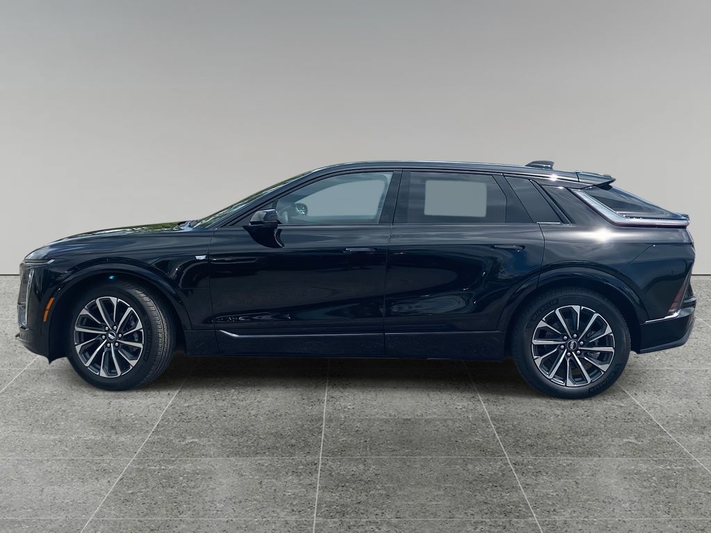 2025 Cadillac Lyriq Sport photo 2