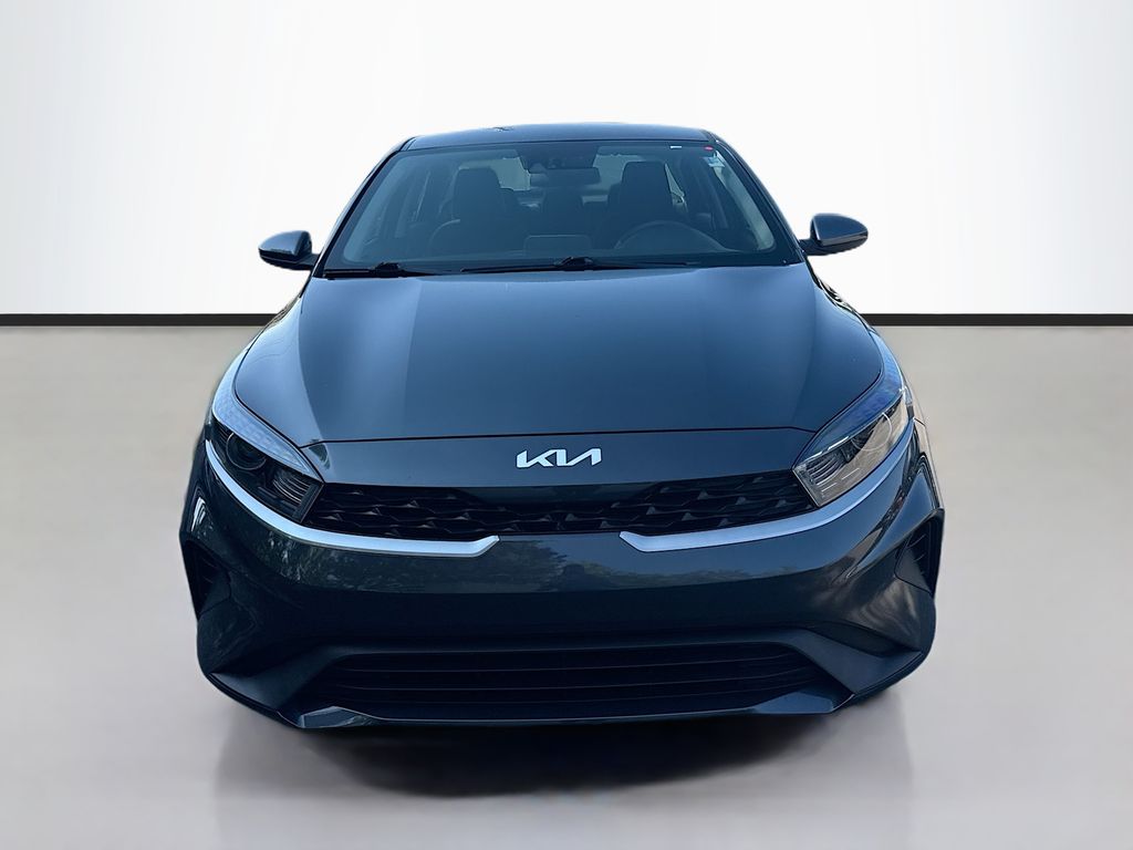 2024 Kia Forte LXS photo 2