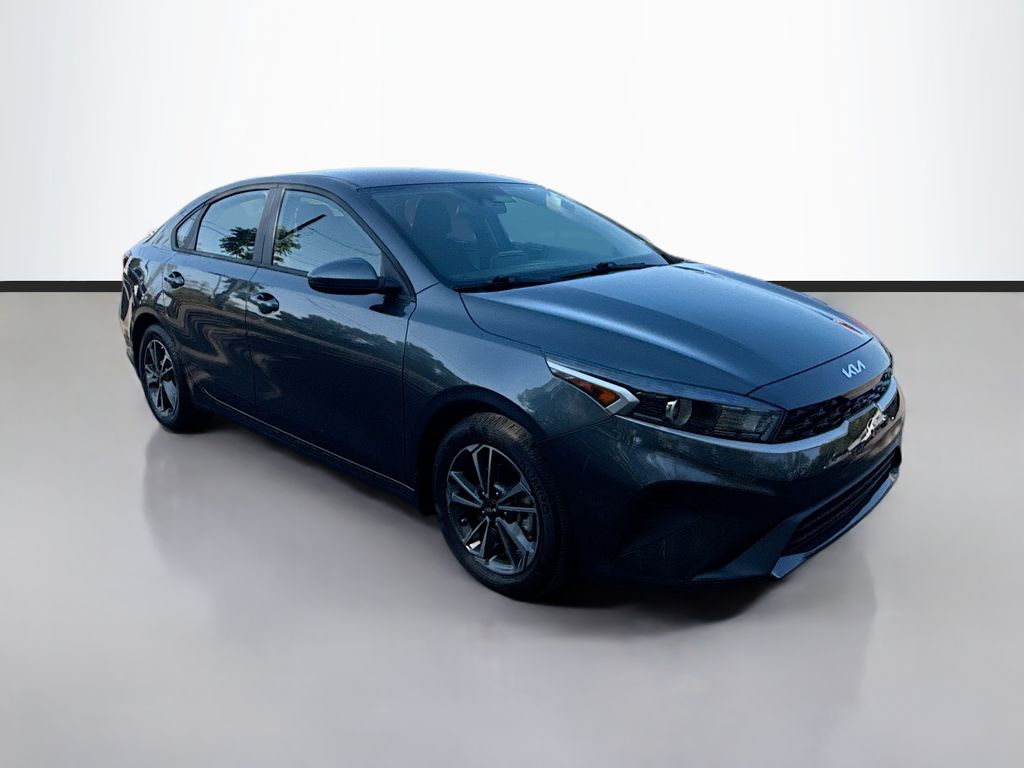 2024 Kia Forte LXS photo 3