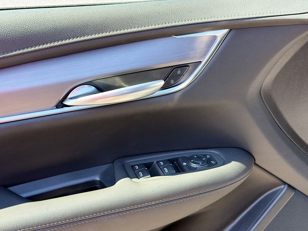2026 Cadillac XT5 Luxury - Photo 17