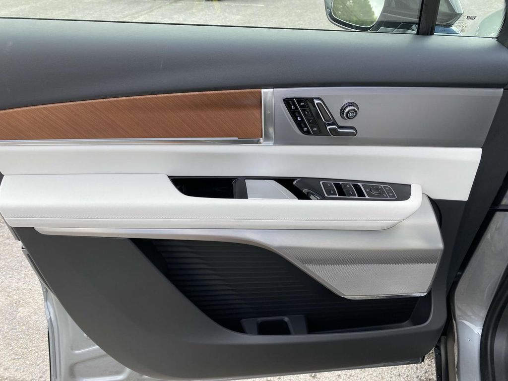 2026 Cadillac VISTIQ Luxury - Photo 13