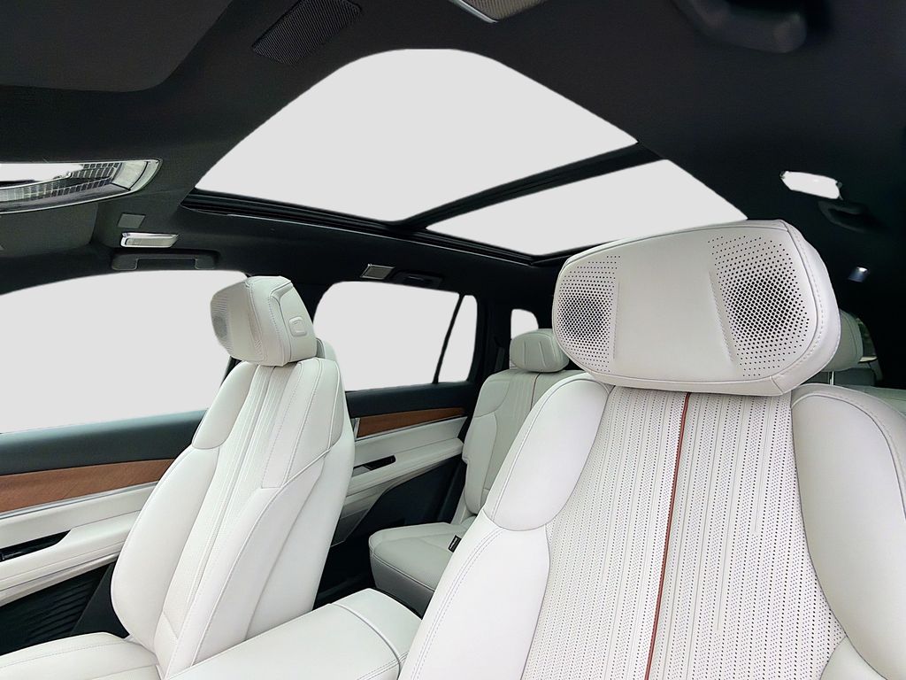 2026 Cadillac VISTIQ Sport - Photo 22