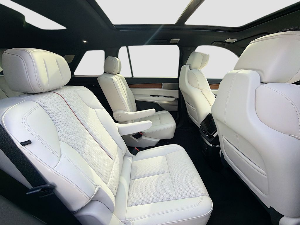 2026 Cadillac VISTIQ Sport - Photo 29