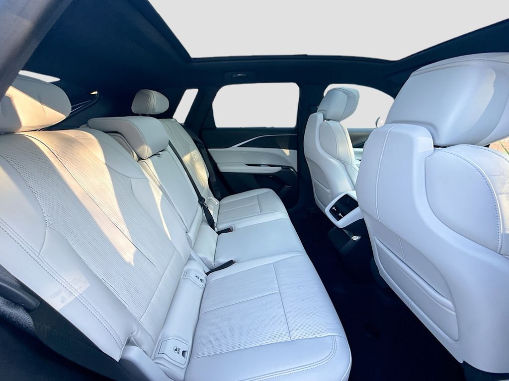 2025 Cadillac LYRIQ Sport 1 - Photo 28