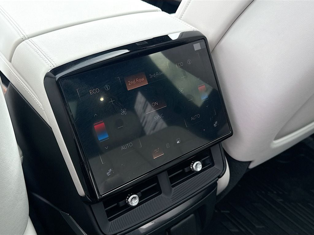 2026 Cadillac VISTIQ Sport - Photo 26