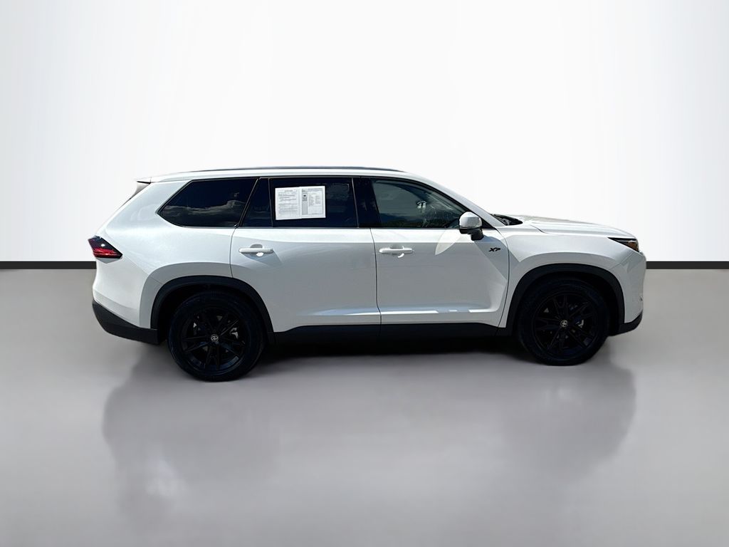 2025 Toyota Highlander Hybrid XLE photo 4