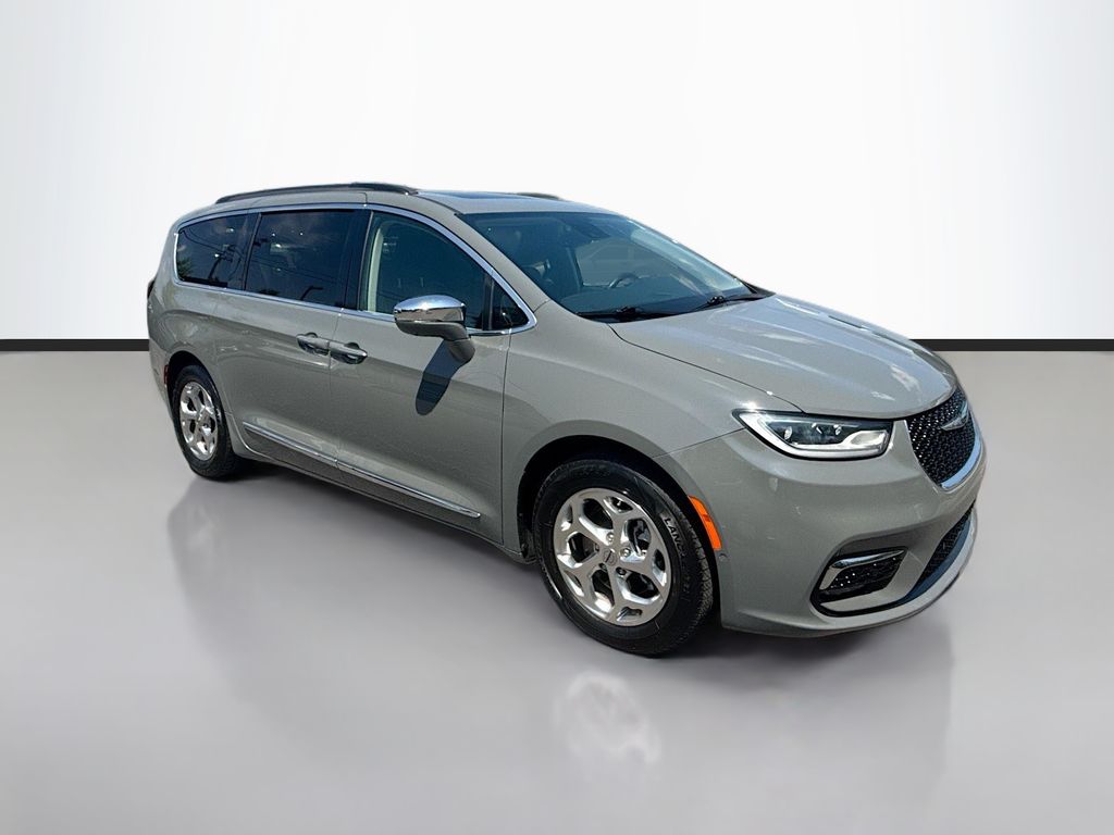 2022 Chrysler Pacifica Limited photo 3