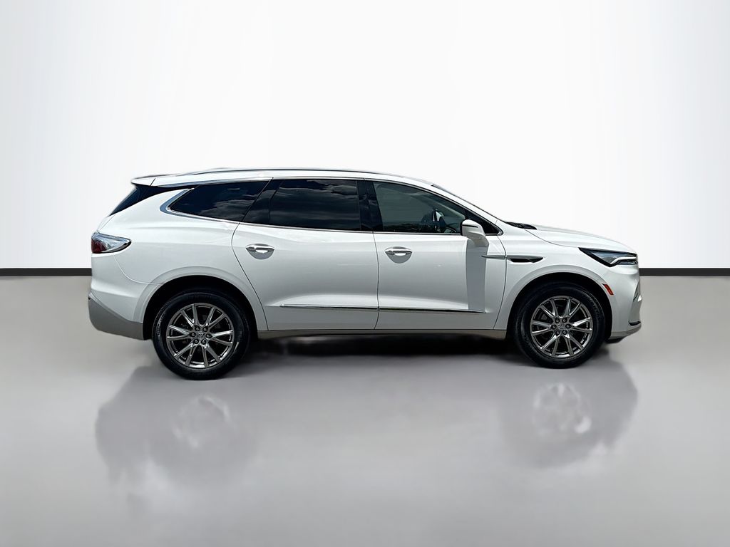 2024 Buick Enclave Essence photo 4