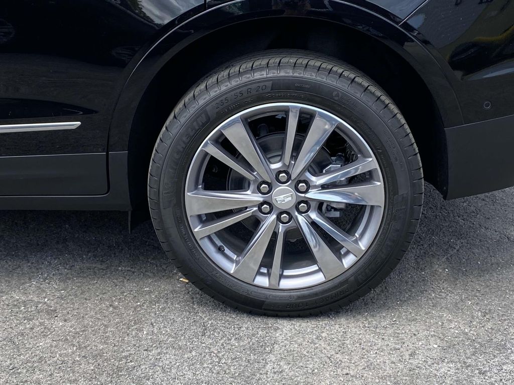 2025 Cadillac XT5 Premium Luxury photo 3
