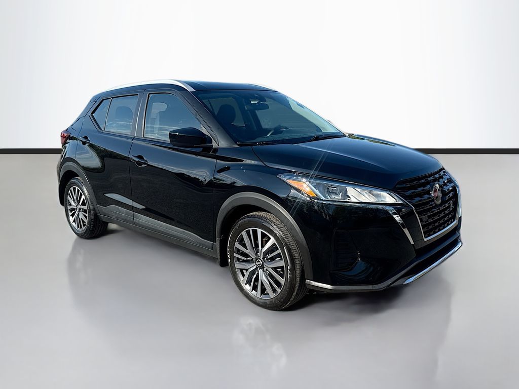 2023 Nissan Kicks SV photo 3