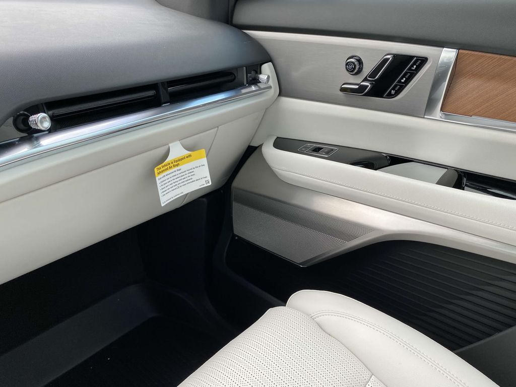 2026 Cadillac VISTIQ Luxury - Photo 22