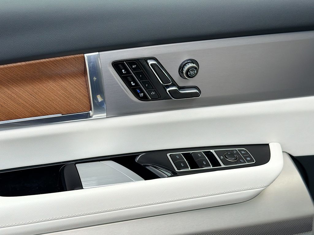 2026 Cadillac VISTIQ Sport - Photo 18