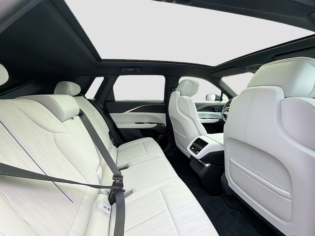2025 Cadillac LYRIQ Sport 1 - Photo 28