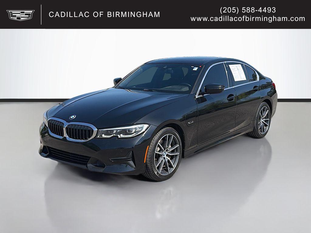 2022 BMW 3 Series 330e Sedan's photo
