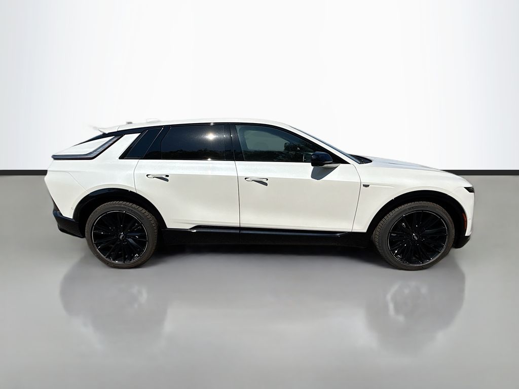 2025 Cadillac Lyriq Sport photo 3