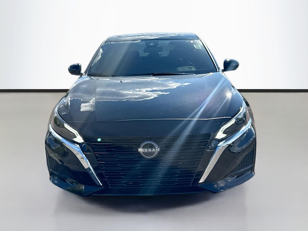 2025 Nissan Altima SL photo 2
