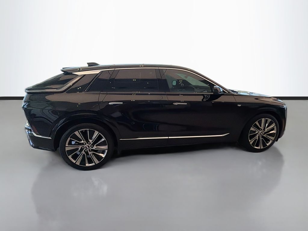 New 2027 CADILLAC LYRIQ Signature Luxury SUV