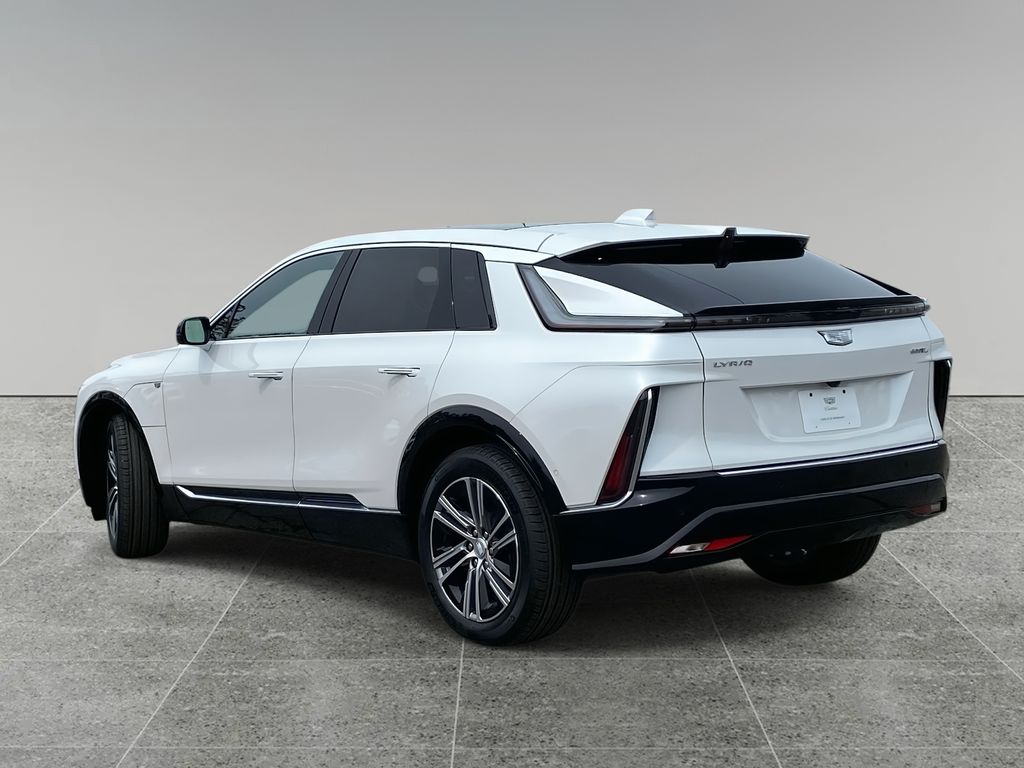 2025 Cadillac Lyriq Luxury photo 3