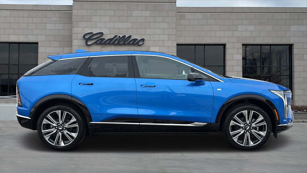 New 2026 CADILLAC OPTIQ Premium Luxury SUV