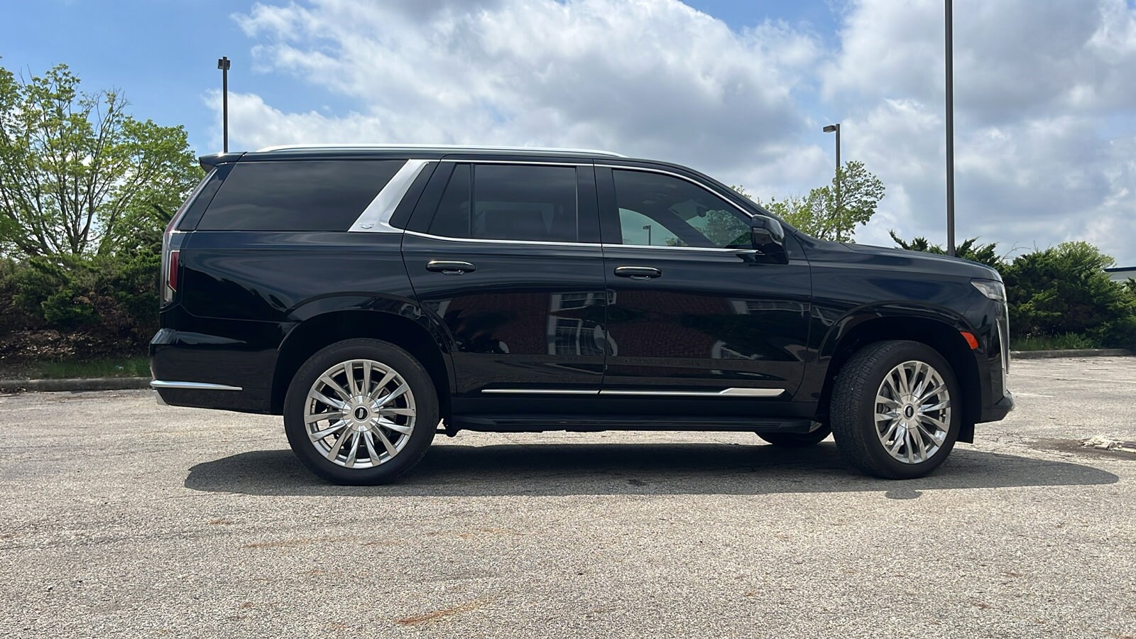 2024 Cadillac Escalade Premium Luxury photo 3