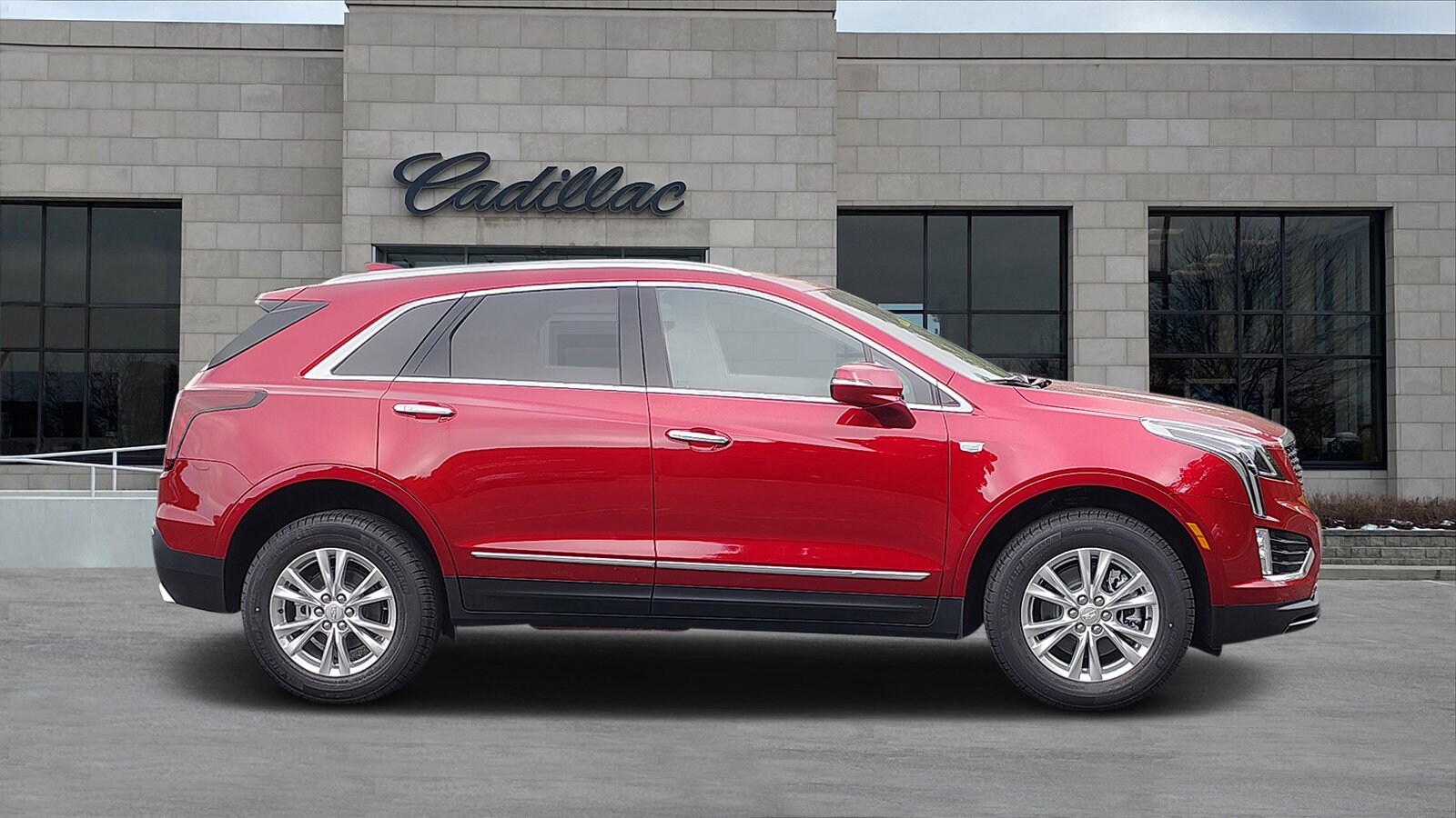 2025 Cadillac XT5 Luxury photo 2