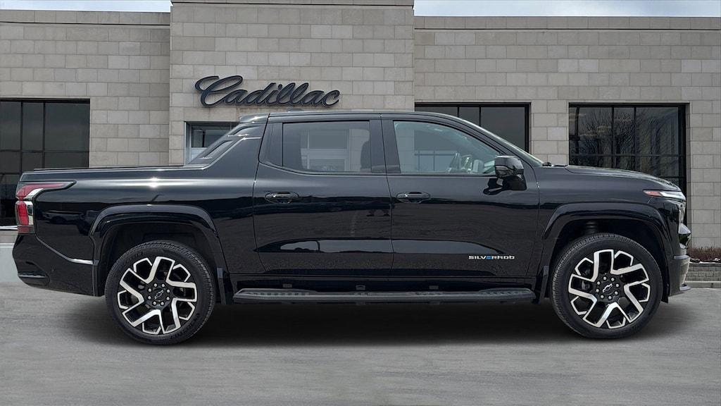 Used 2025 Chevrolet Silverado EV RST w/3SP Truck Crew Cab