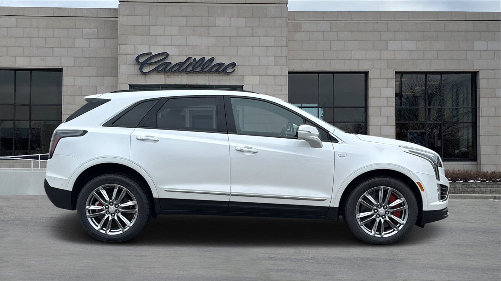 2025 Cadillac XT5 Sport photo 2