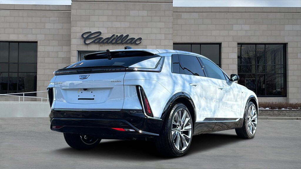 New 2026 CADILLAC LYRIQ Signature Luxury SUV