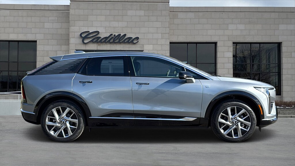 New 2025 CADILLAC OPTIQ Luxury w/1SC SUV