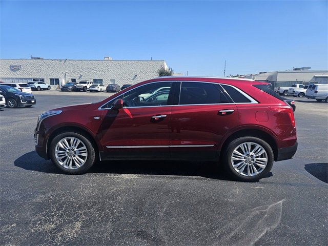 2017 Cadillac XT5 Premium Luxury photo 2